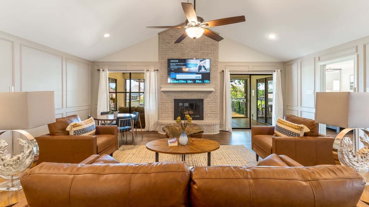 Photo of Livingroom in North Richland Hills