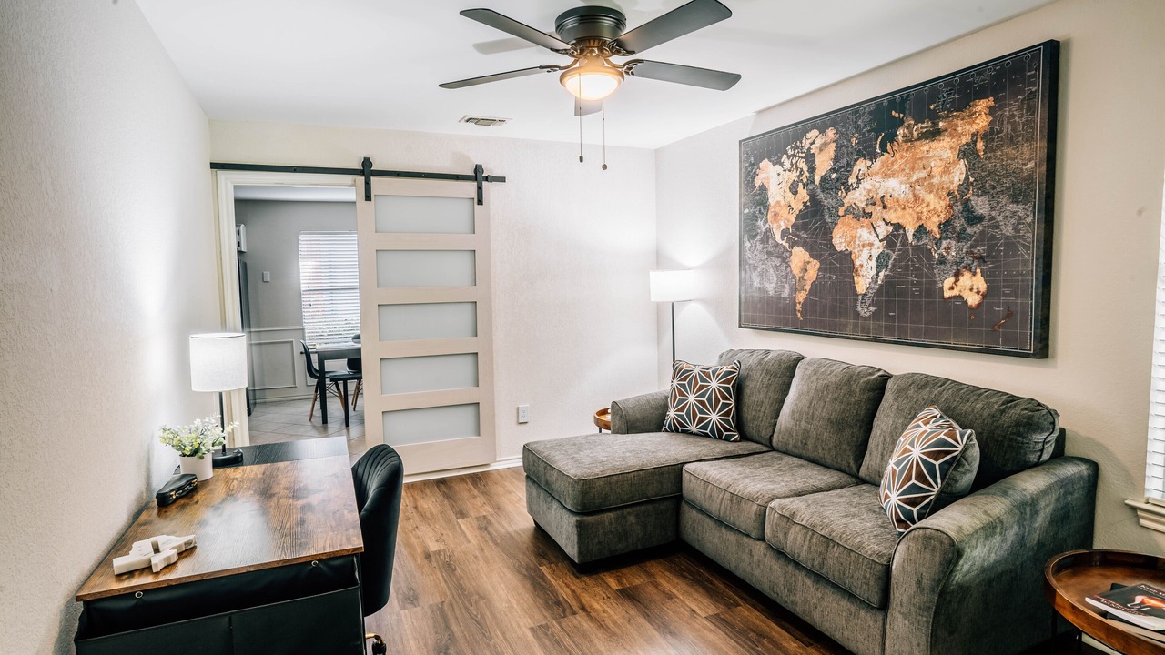Photo of Livingroom in North Richland Hills