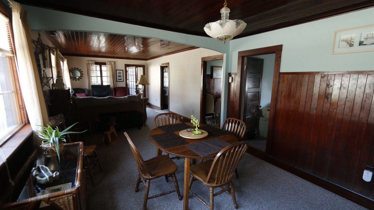 Photo of Bedroom in Crystal Beach