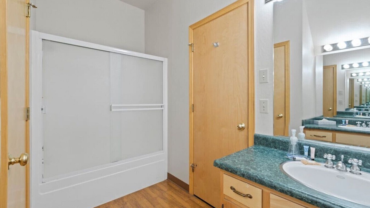 Photo of Others in Strawberry