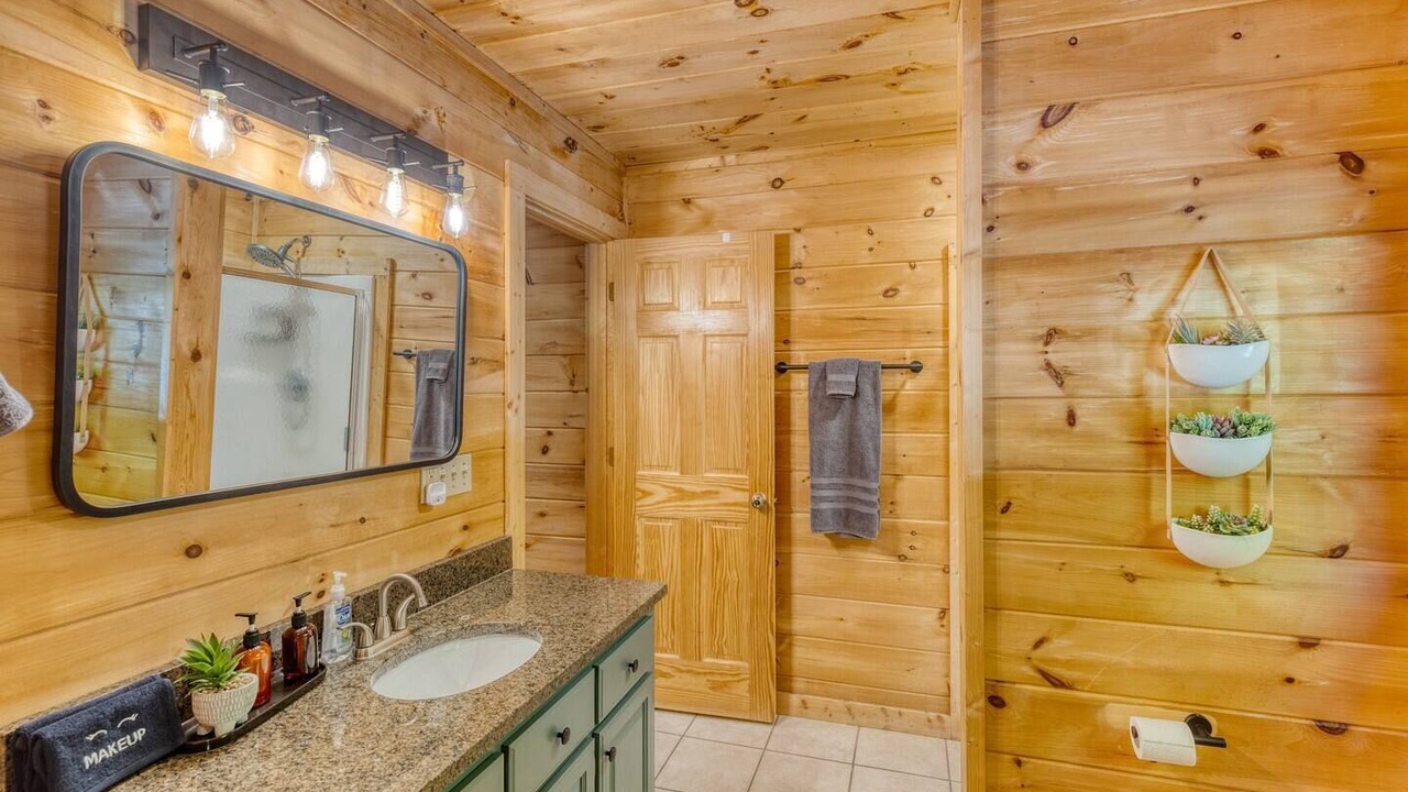 Photo of Others in Mineral Bluff