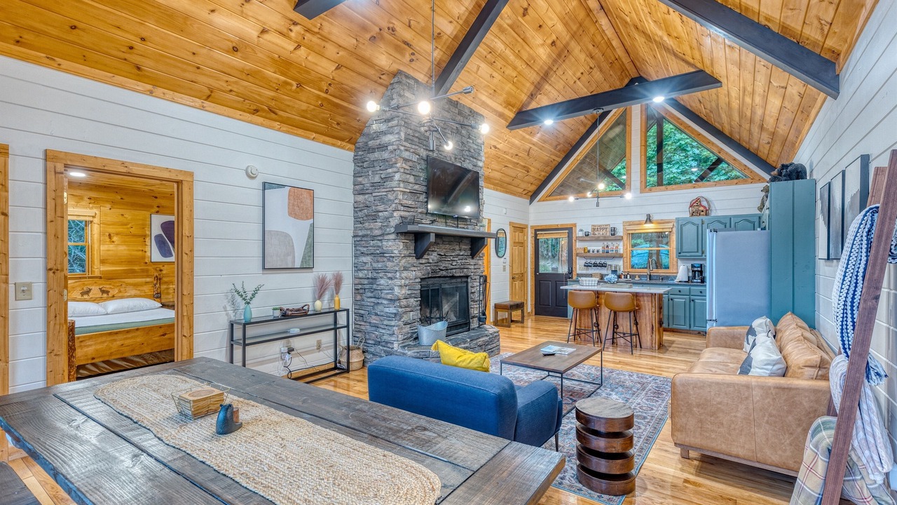 Photo of Bedroom in Mineral Bluff