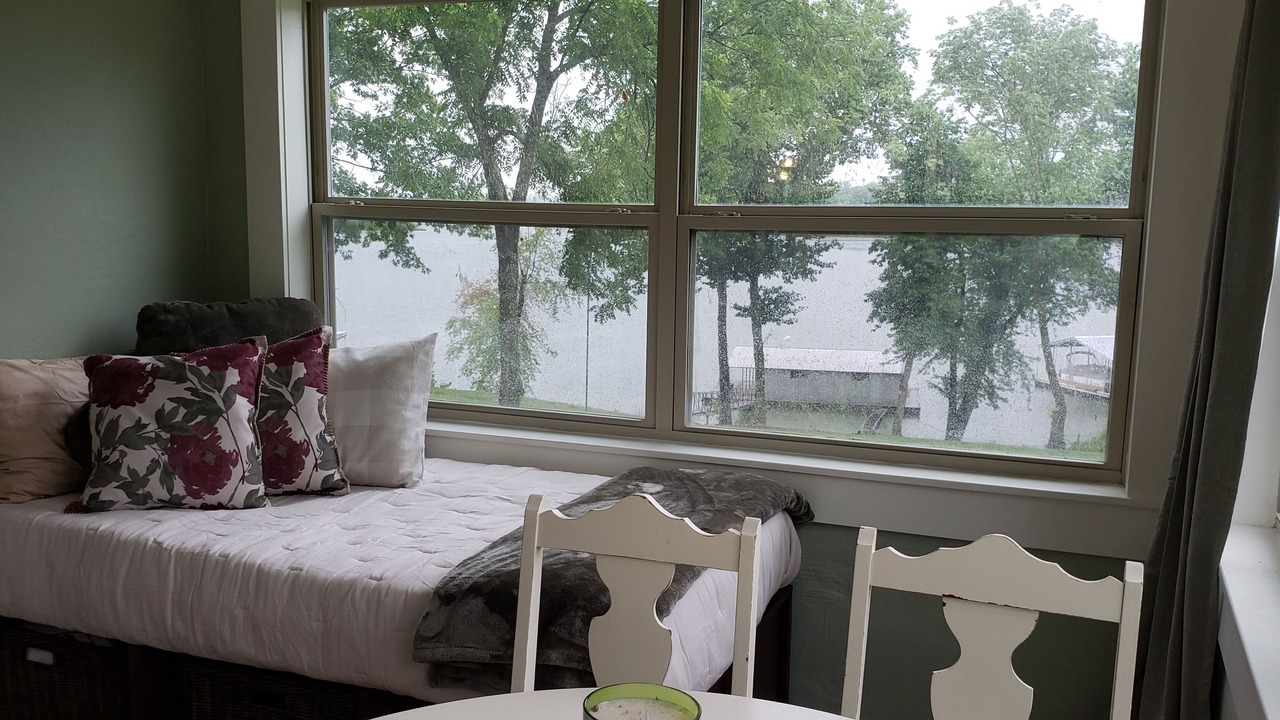 Photo of Bedroom in Grove