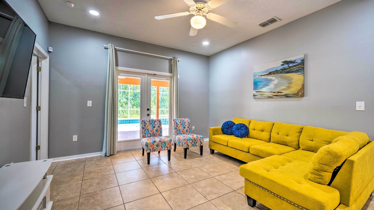 Photo of Livingroom in Four Corners
