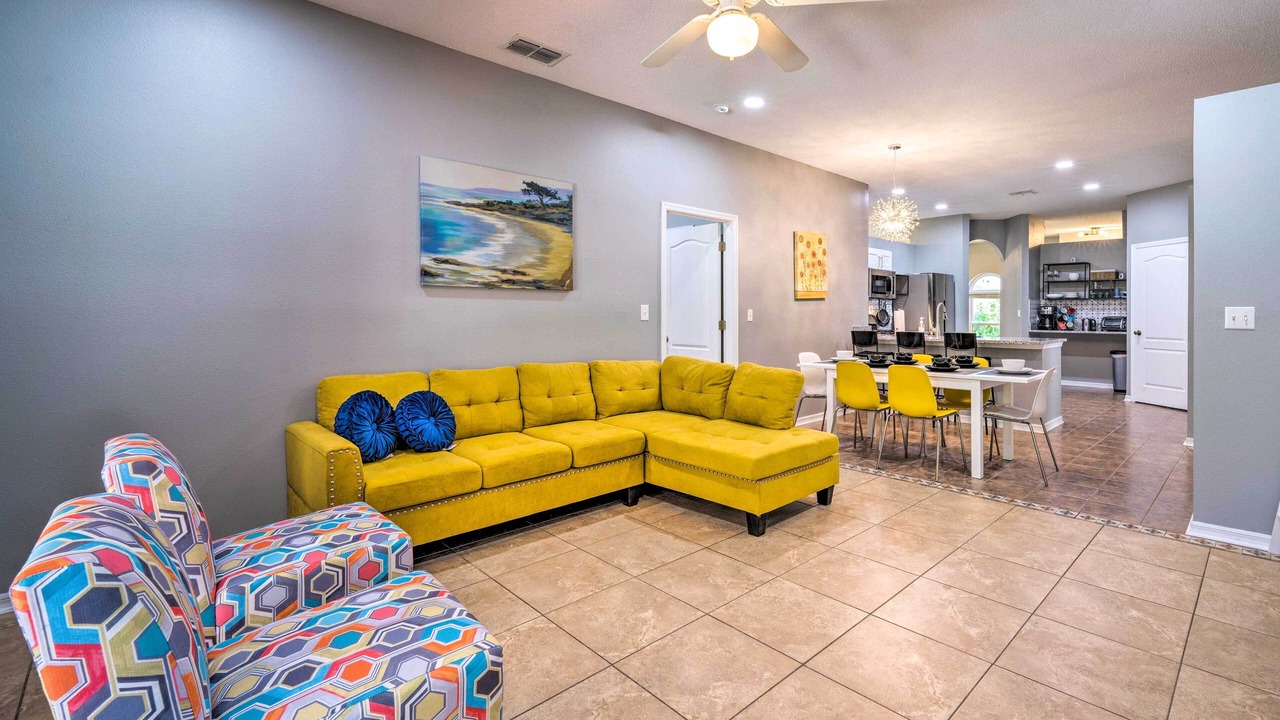 Photo of Livingroom in Four Corners