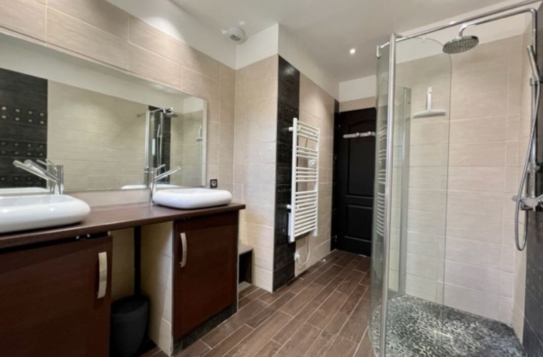 Photo of Bathroom in Manduel