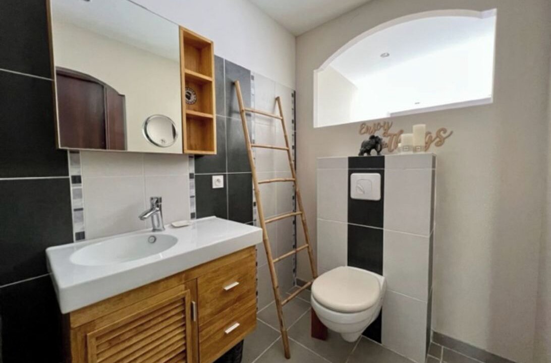 Photo of Bathroom in Manduel