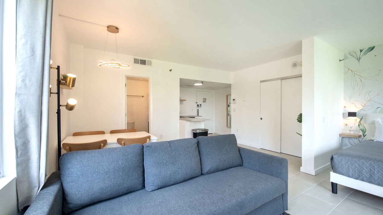 Photo of Livingroom in Florida Center