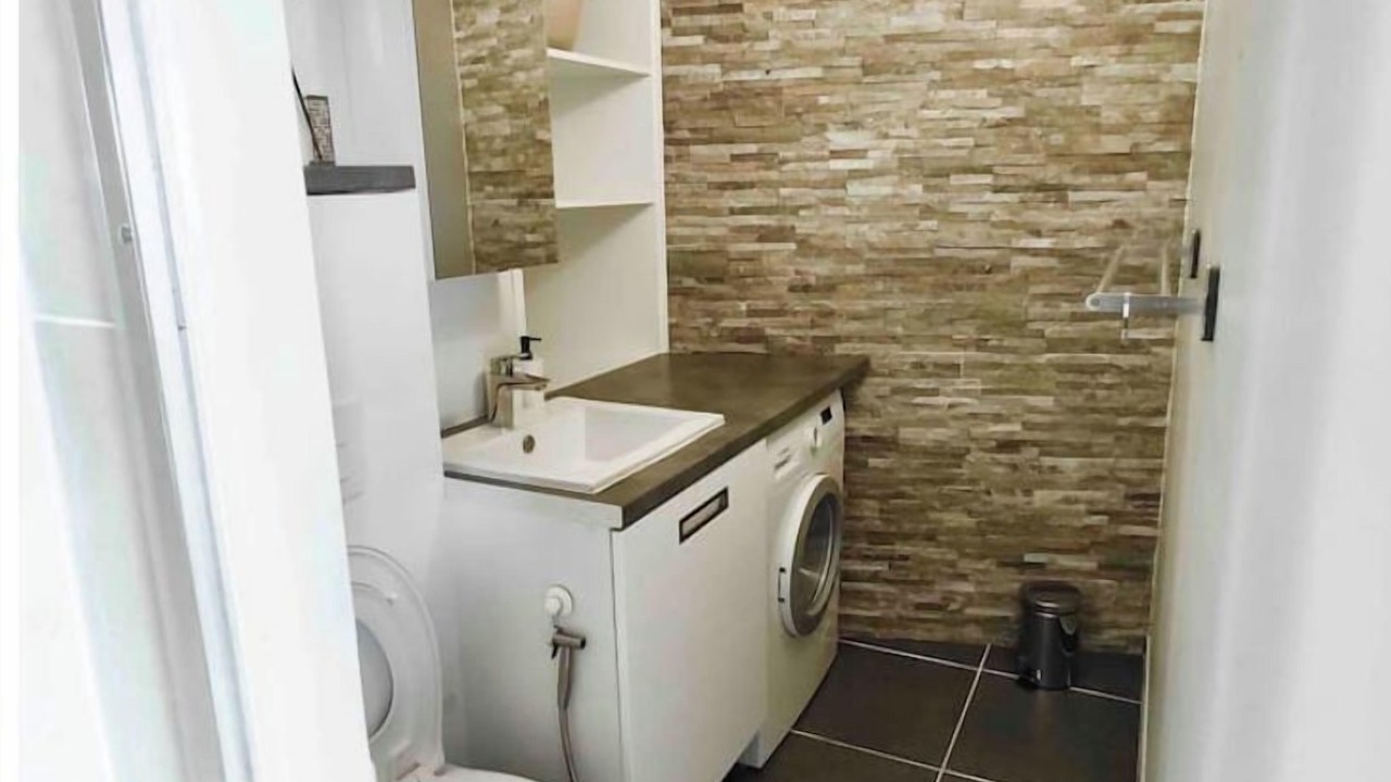 Photo of Bathroom in Bourg-l'Eveque