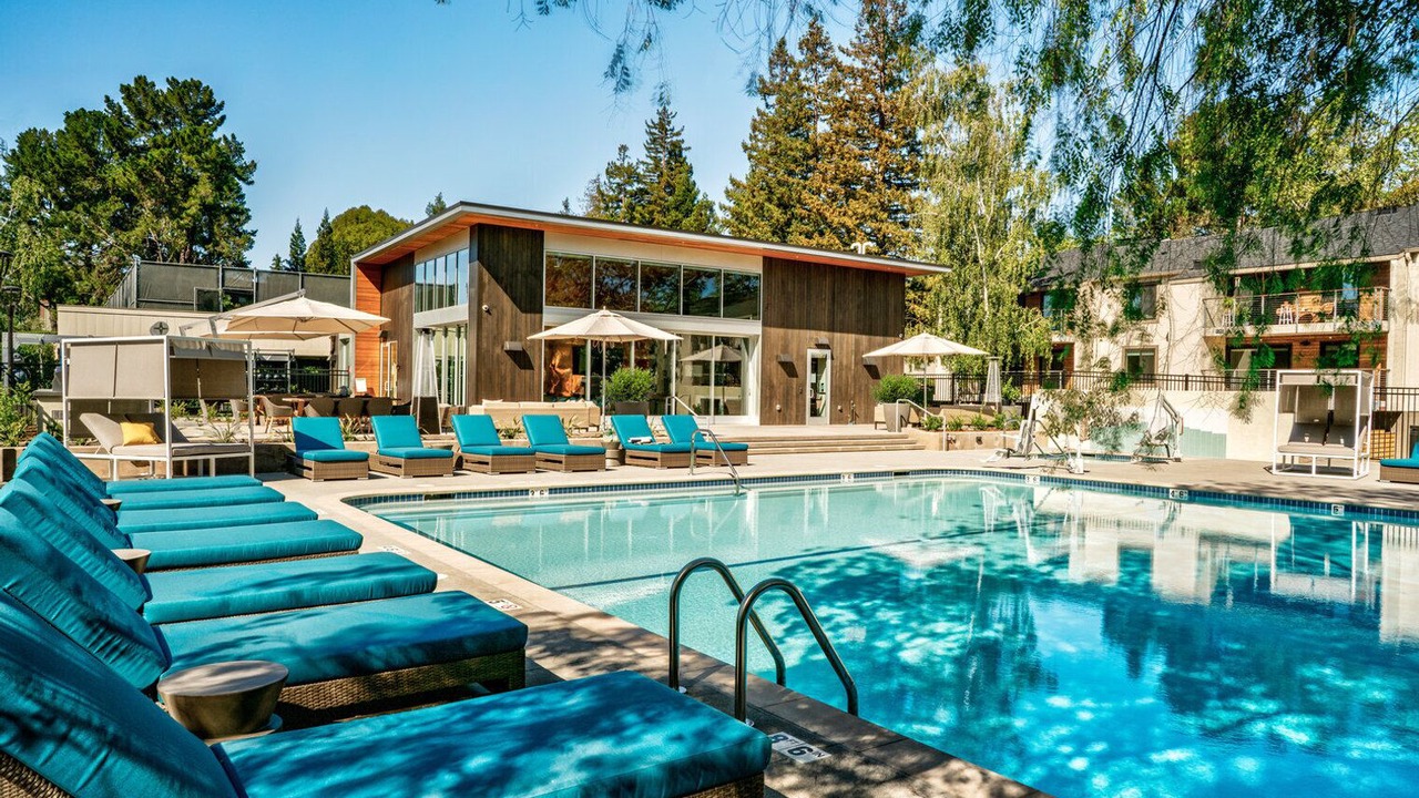 Photo of Outdoor in Sharon Heights