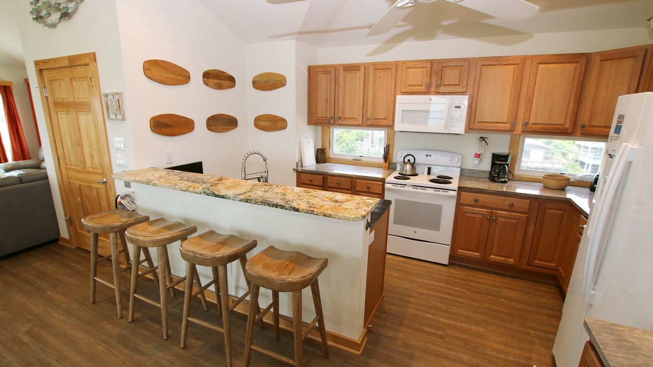 Photo of Kitchen in Waves