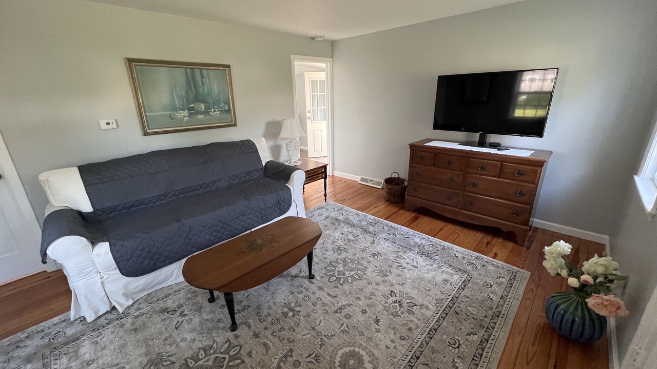 Photo of Livingroom in Bass River