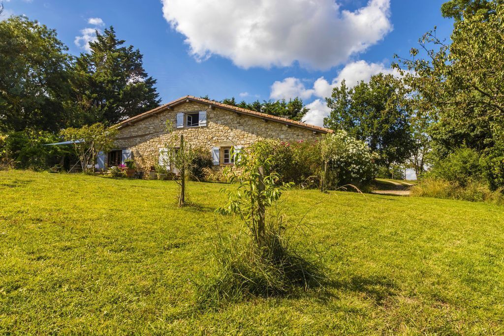Photo of Outdoor in Touget