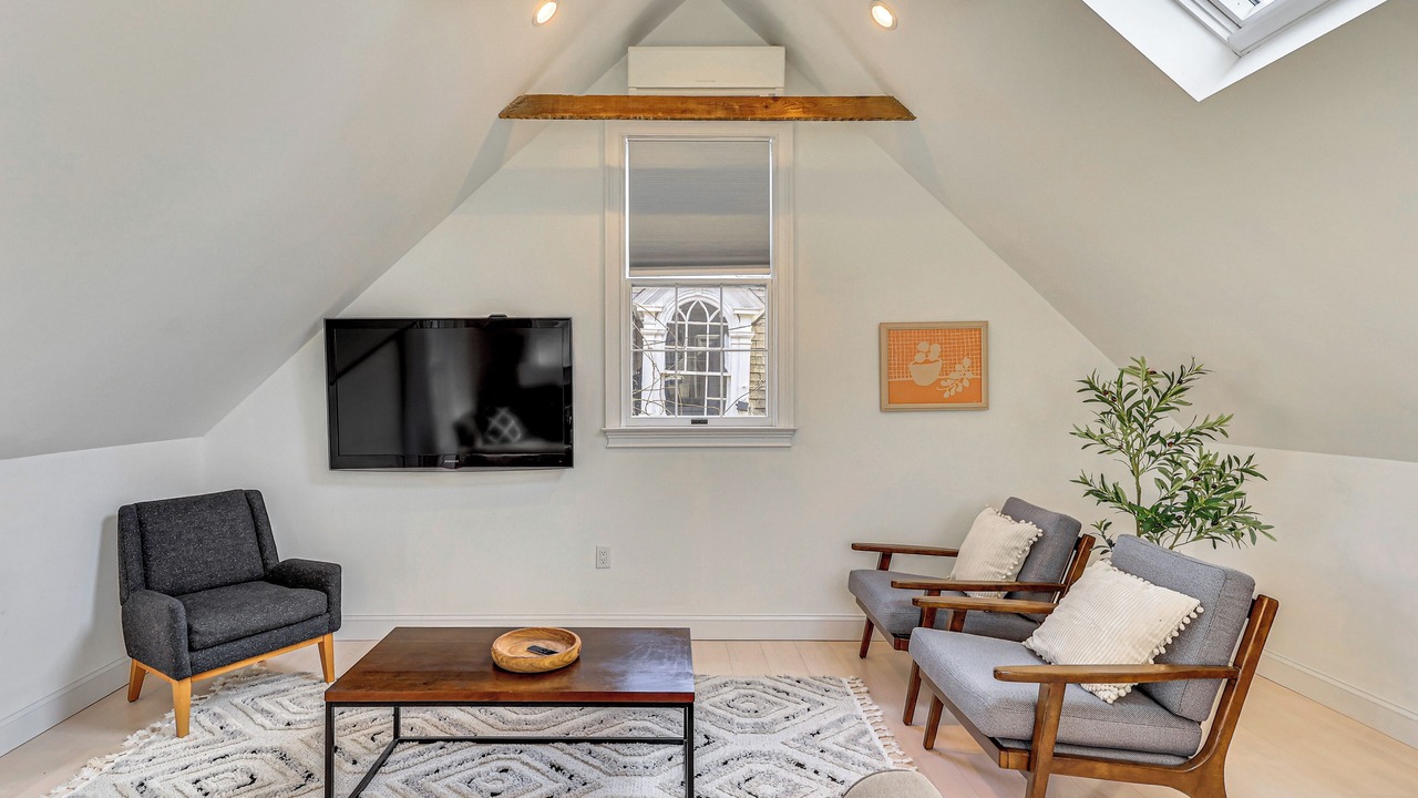 Photo of Livingroom in Glen Ridge