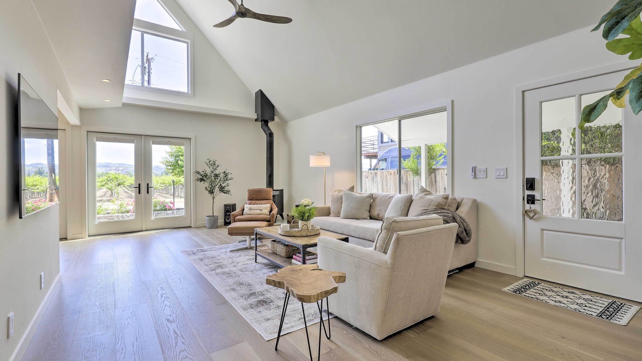 Photo of Livingroom in Rutherford