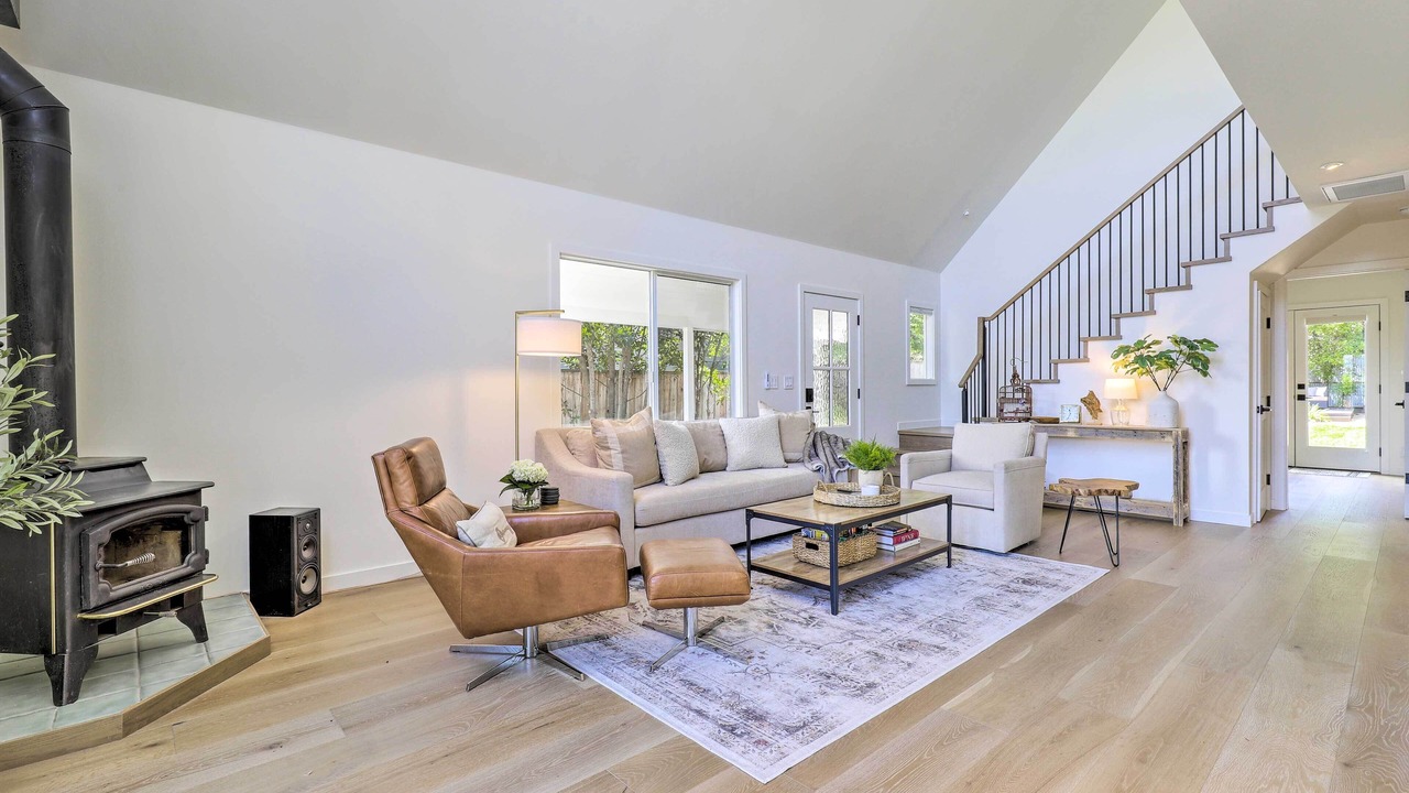 Photo of Livingroom in Rutherford