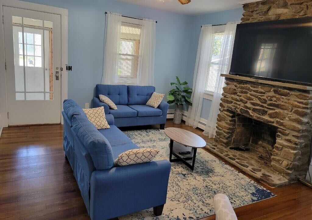 Photo of Livingroom in Town of Grafton