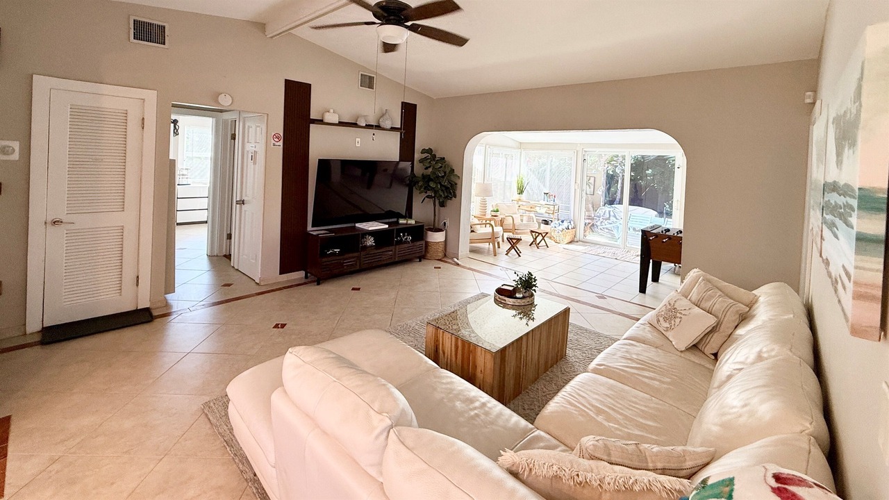 Photo of Livingroom in Deerfield Beach