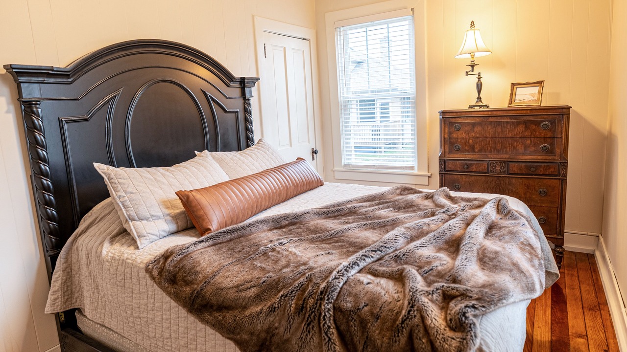 Photo of Bedroom in Jefferson City