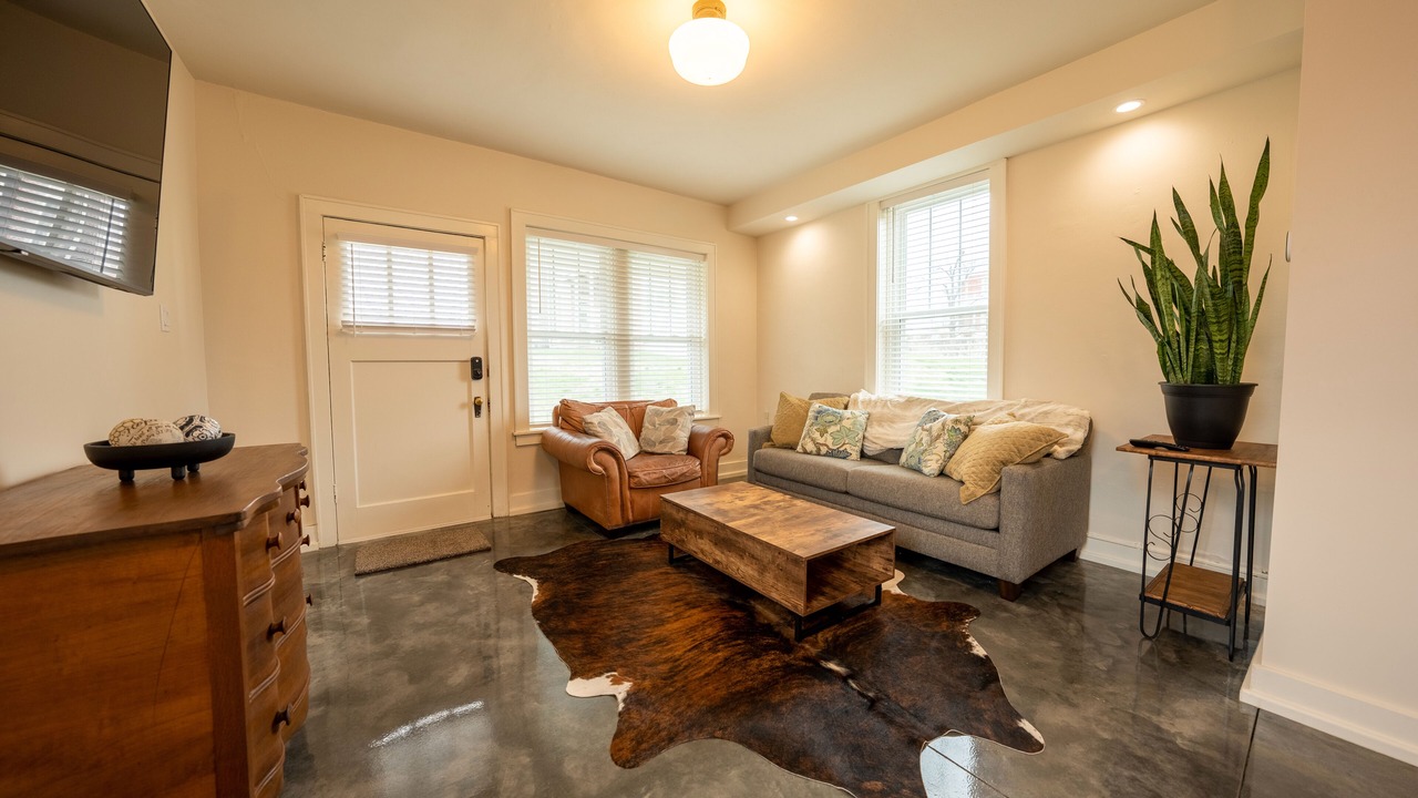 Photo of Livingroom in Jefferson City