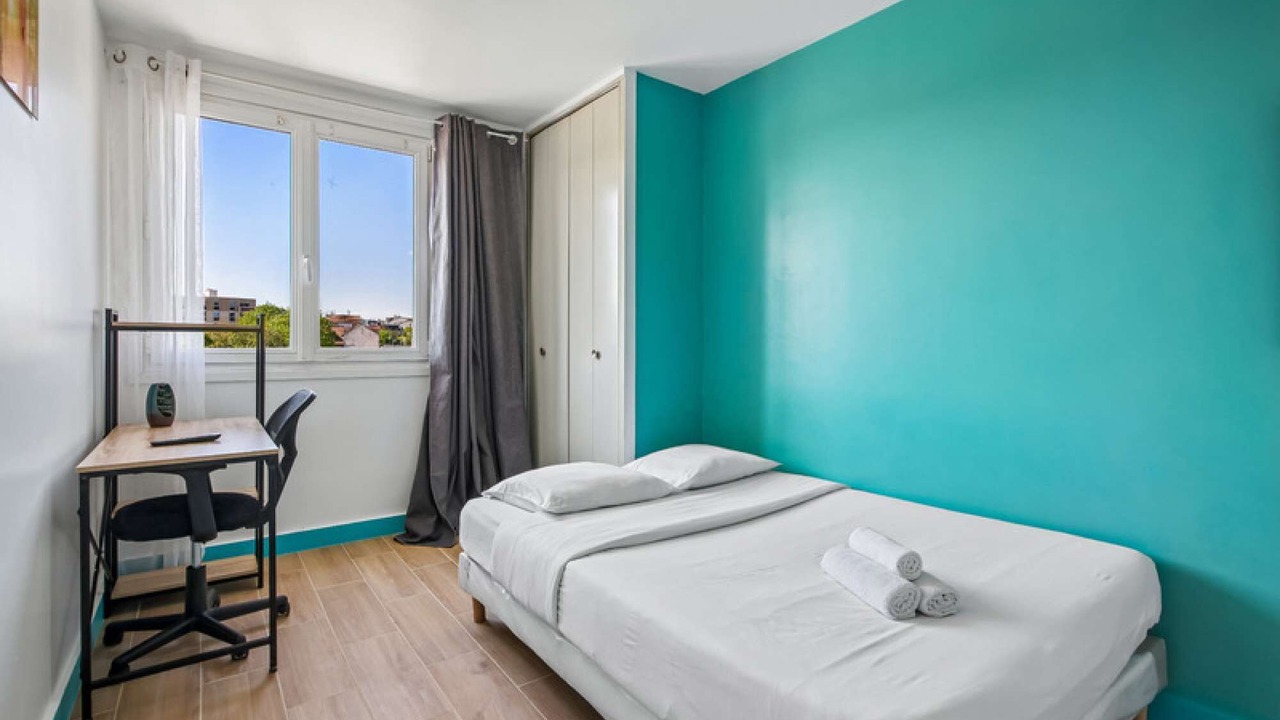 Photo of Bedroom in Mantes-la-Jolie