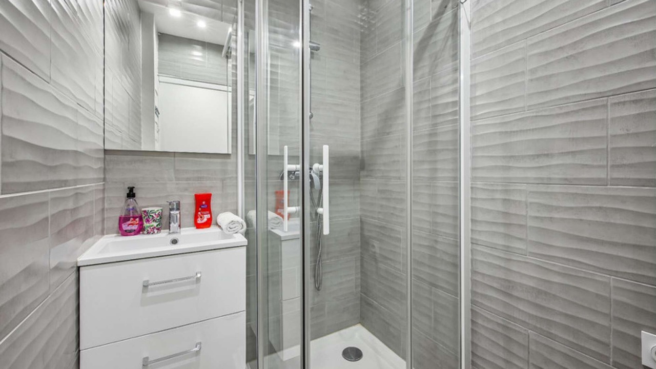 Photo of Bathroom in Mantes-la-Jolie