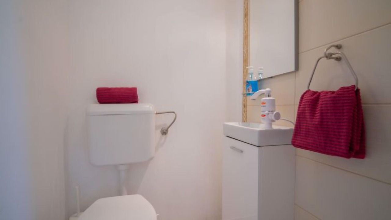 Photo of Bathroom in Lic