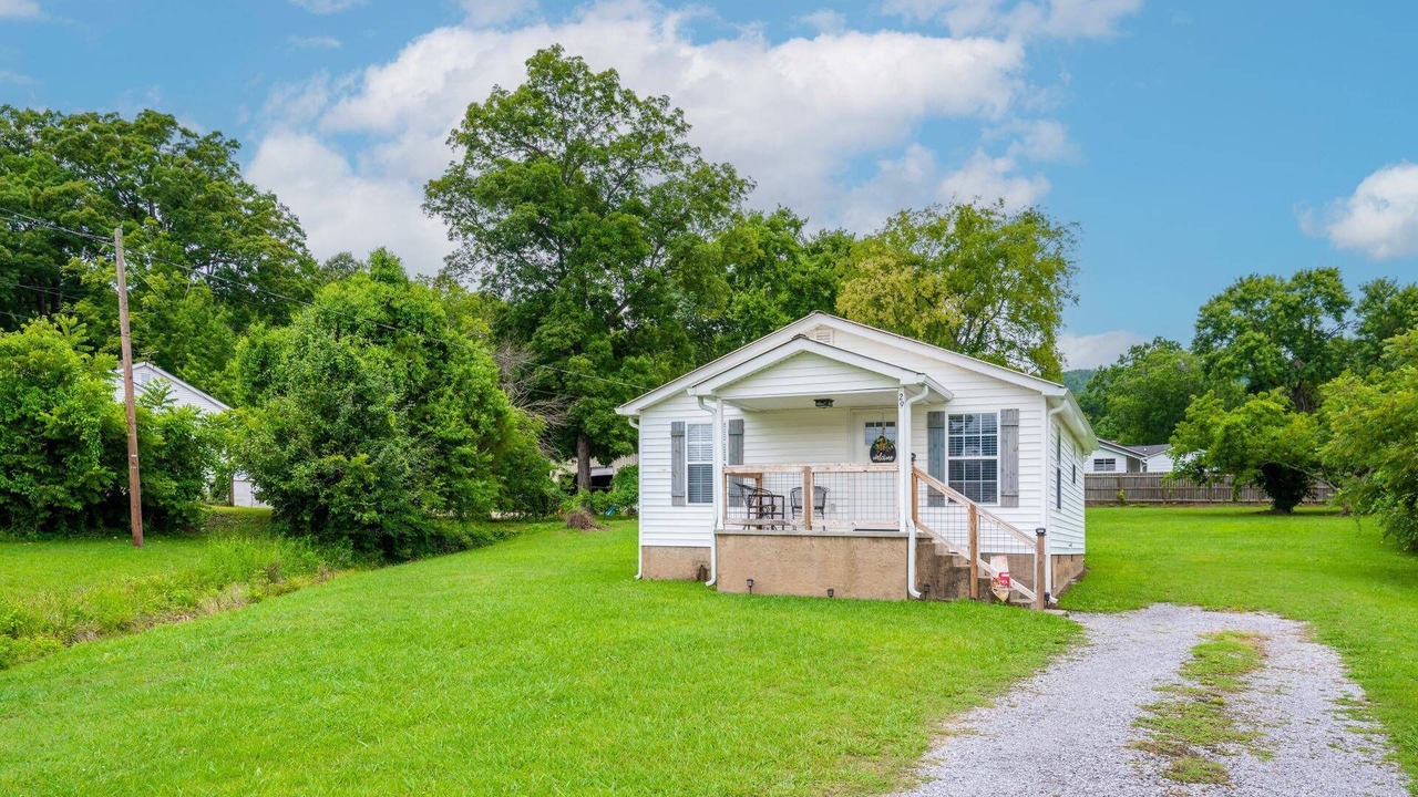 Photo of Bedroom in Lookout Valley Neighborhood Association