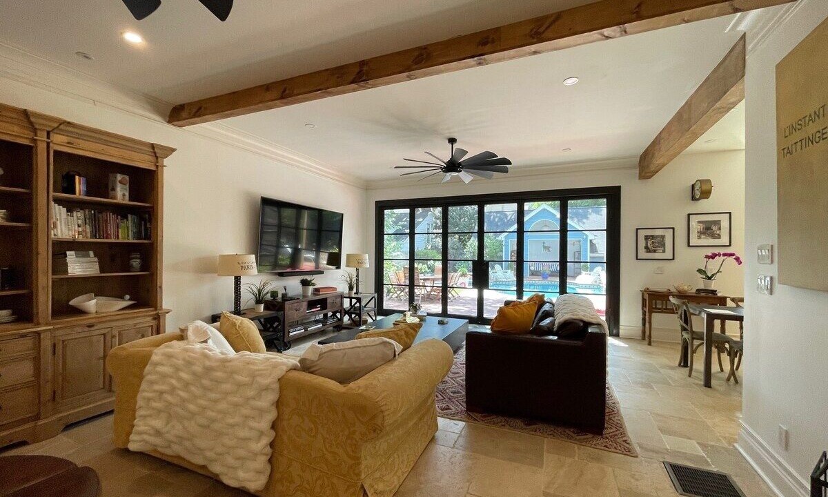 Photo of Livingroom in Midtown