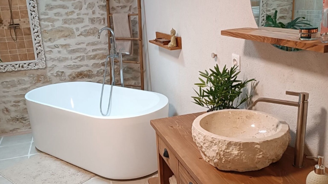 Photo of Bathroom in Le Grand-Madieu