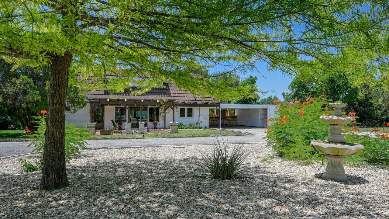 Photo of Outdoor in La Hacienda Estates