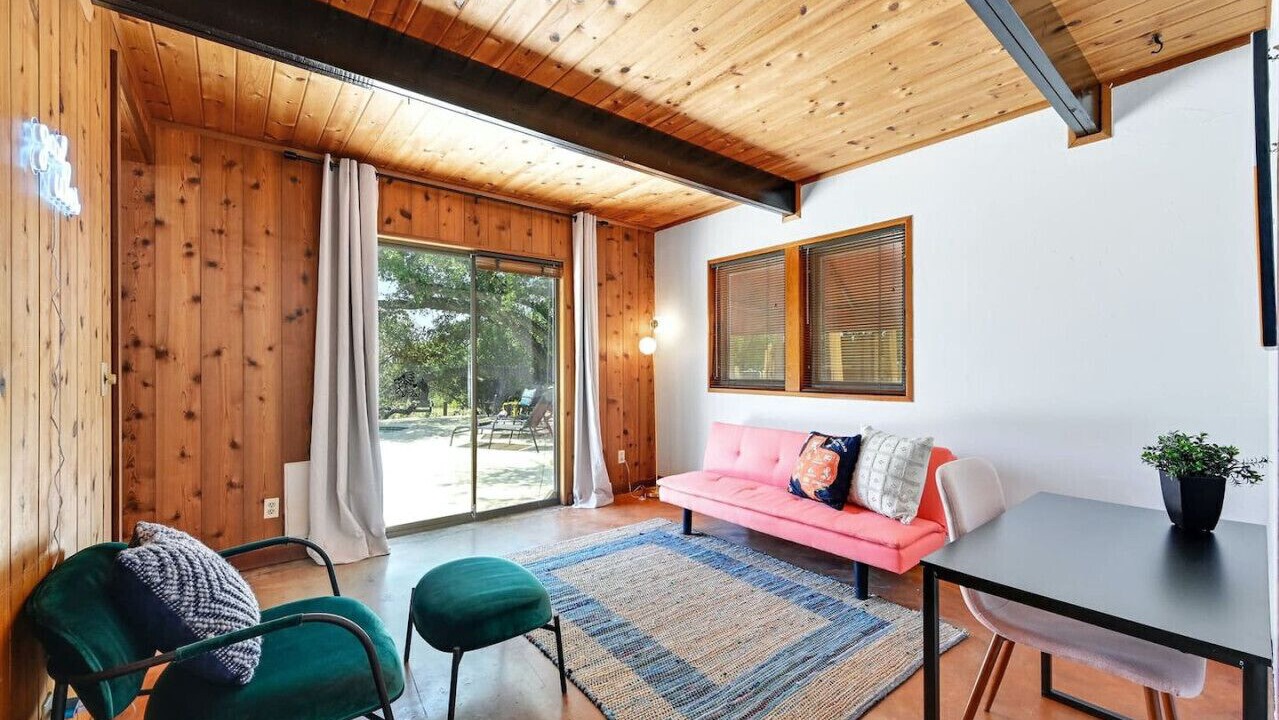 Photo of Livingroom in La Hacienda Estates
