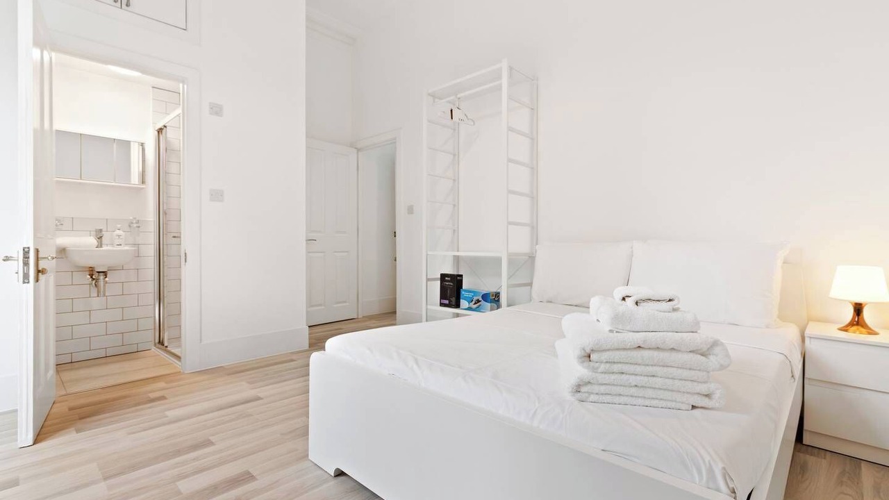 Photo of Bedroom in Coldharbour