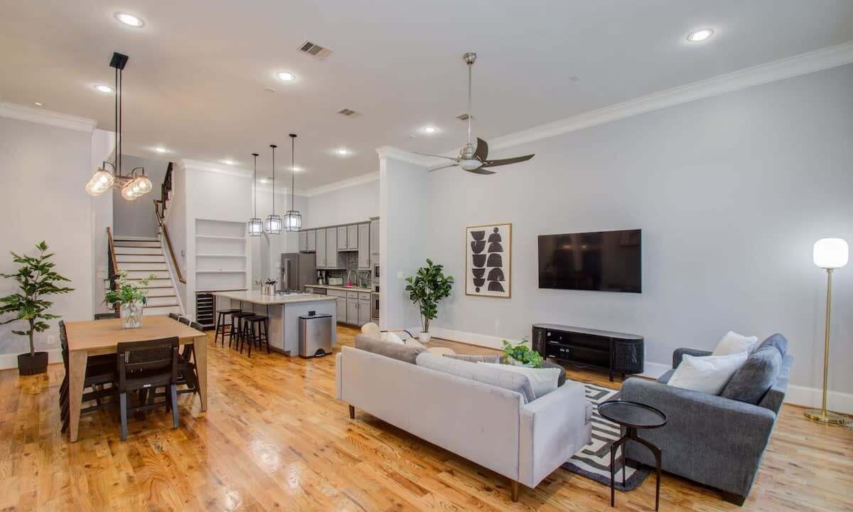 Photo of Livingroom in Washington Ave./ Memorial Park