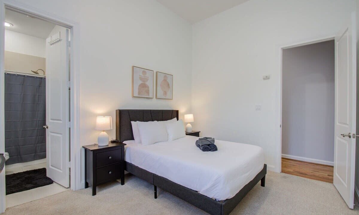 Photo of Bedroom in Washington Ave./ Memorial Park