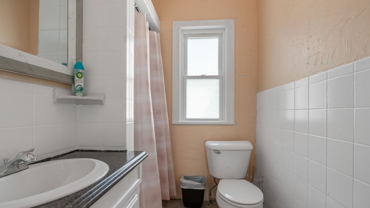 Photo of Bathroom in North Tonawanda