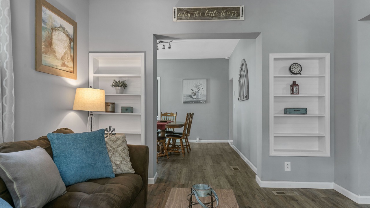Photo of Livingroom in North Tonawanda