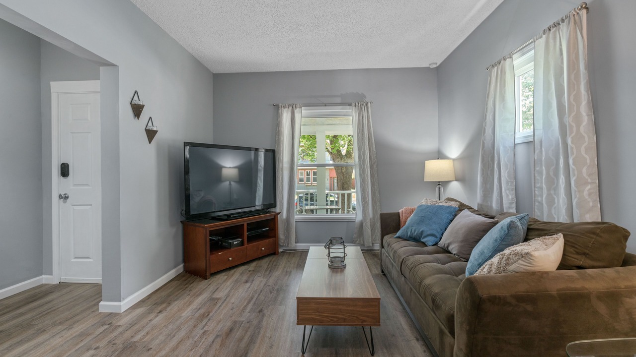 Photo of Livingroom in North Tonawanda