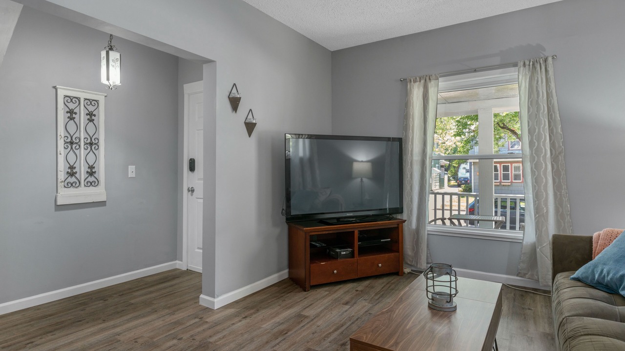 Photo of Livingroom in North Tonawanda