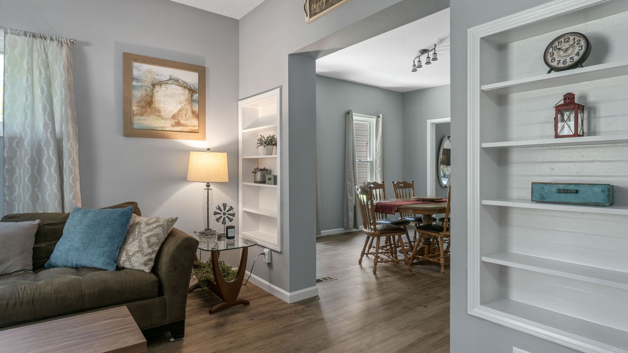 Photo of Livingroom in North Tonawanda