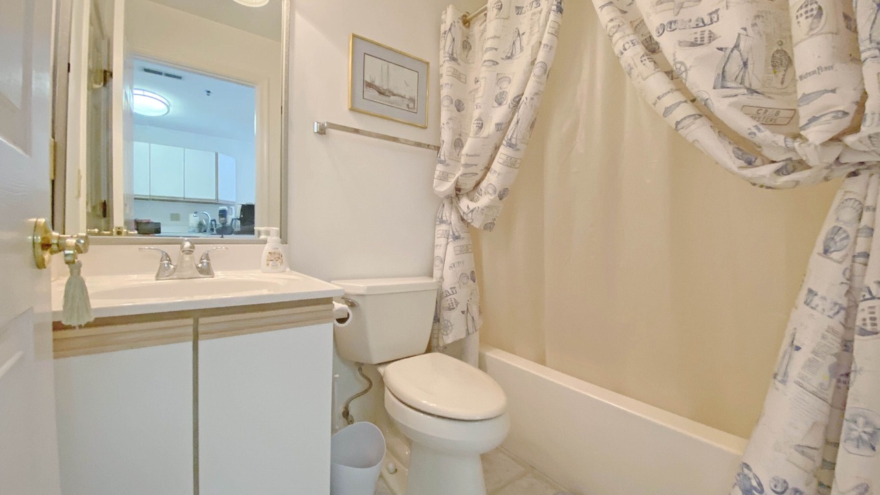 Photo of Bathroom in Heron Harbour Isle