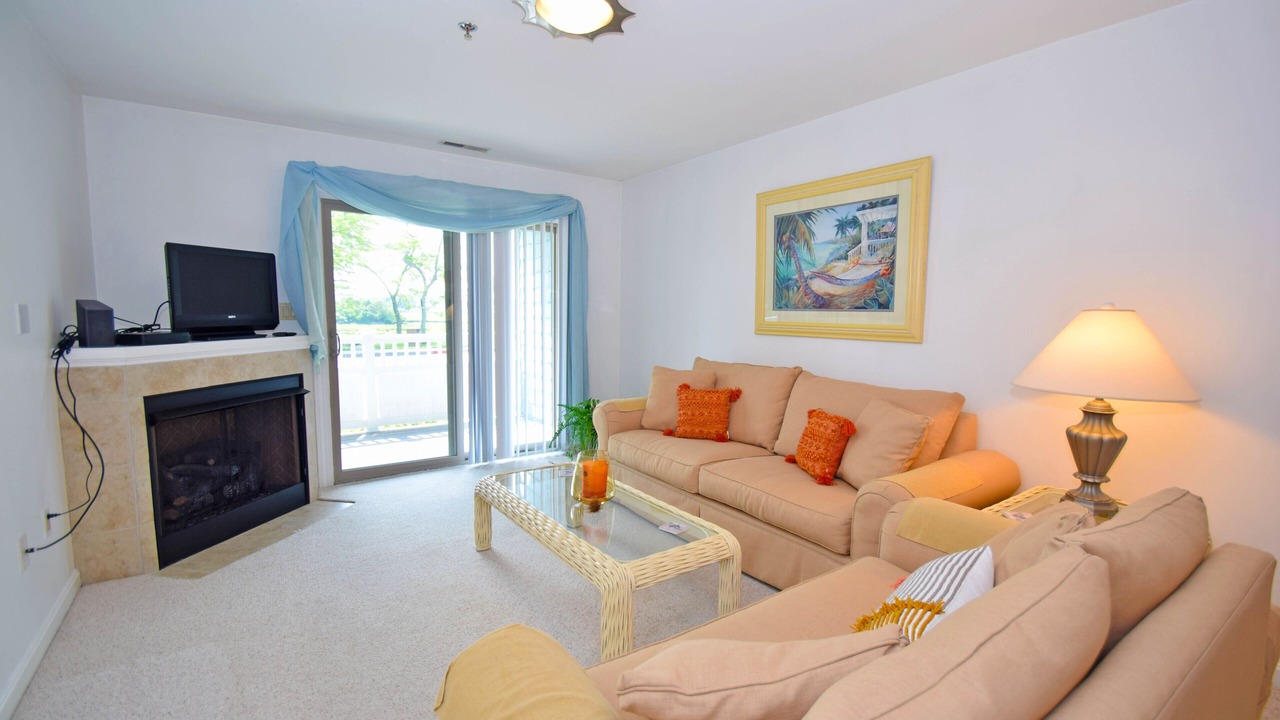Photo of Livingroom in Heron Harbour Isle