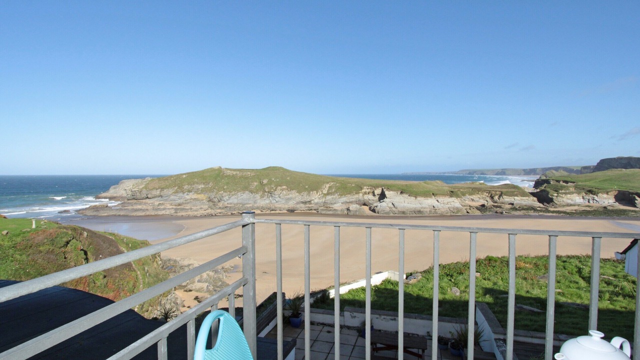 Photo of Others in Lusty Glaze