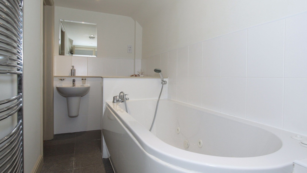 Photo of Bathroom in Lusty Glaze