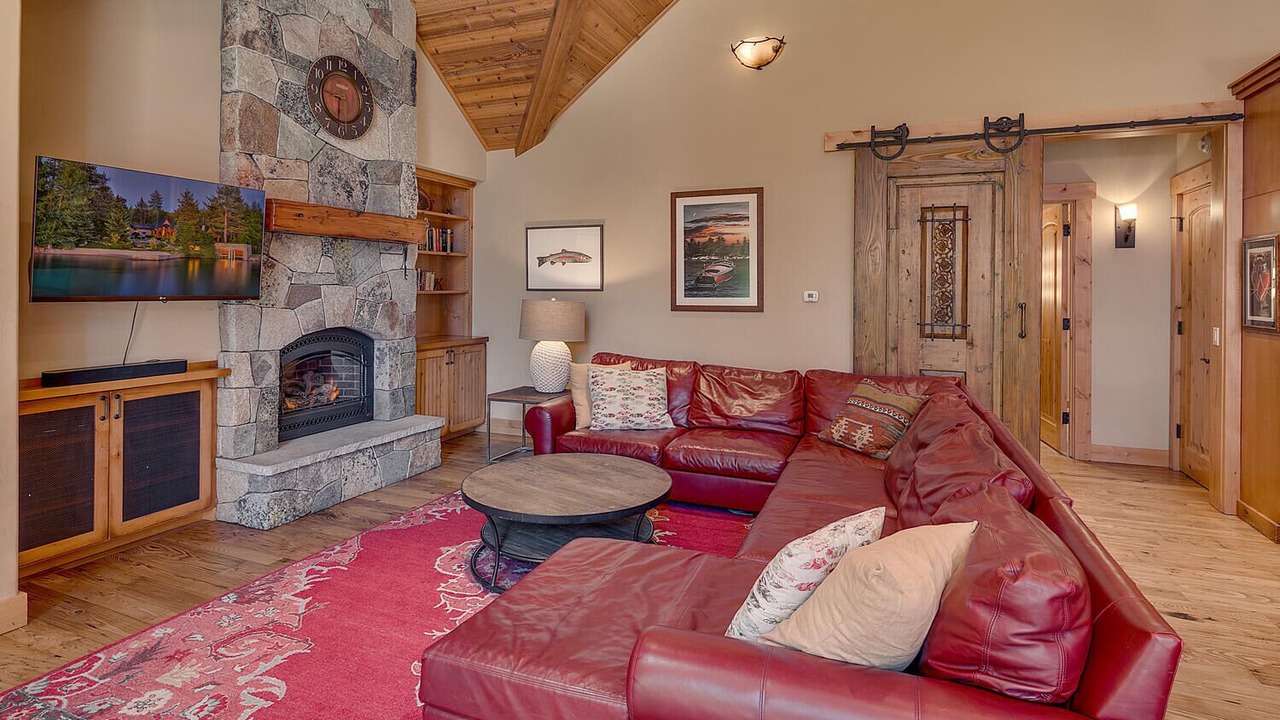 Photo of Livingroom in Carnelian Bay