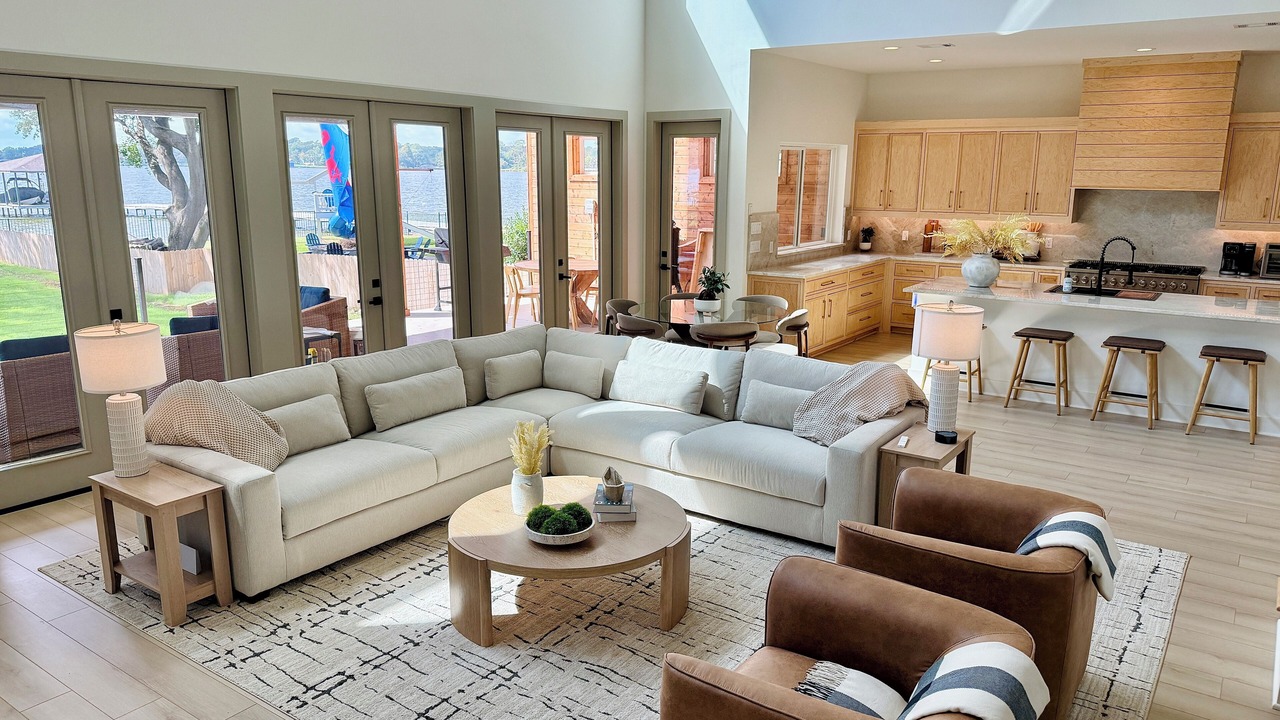 Photo of Livingroom in Enchanted Oaks