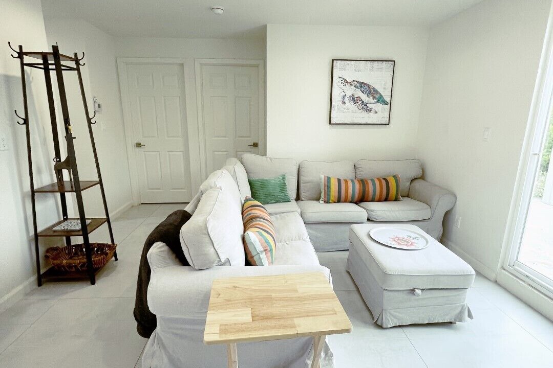Photo of Livingroom in Van Nuys