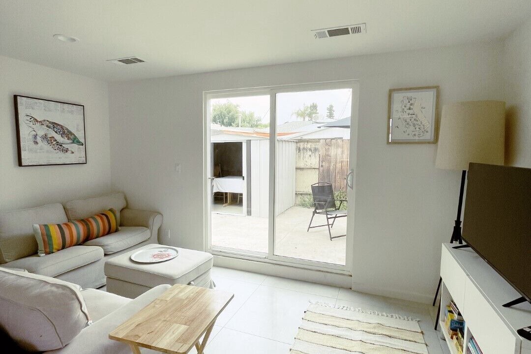 Photo of Livingroom in Van Nuys