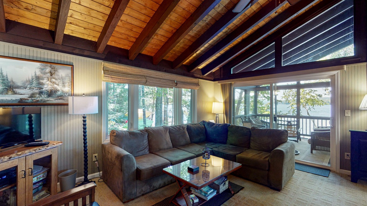 Photo of Livingroom in Meredith