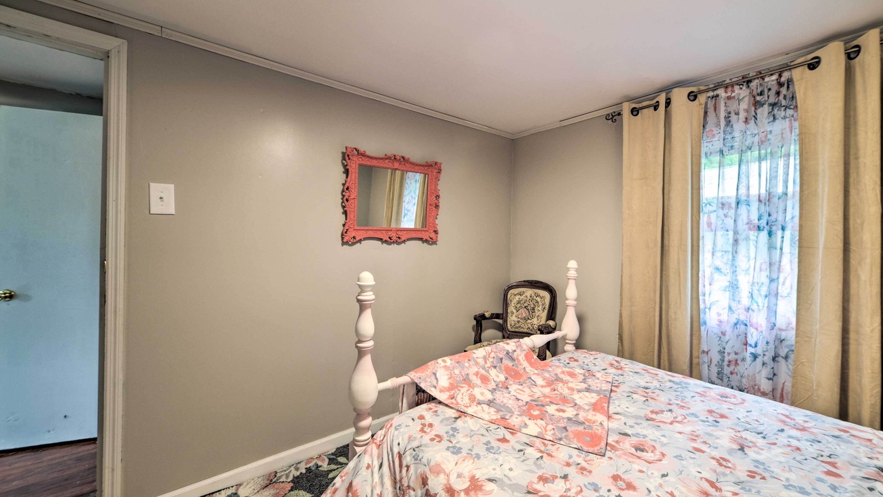 Photo of Bedroom in Grand Rivers